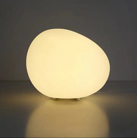 Polígono Style Table Lamp