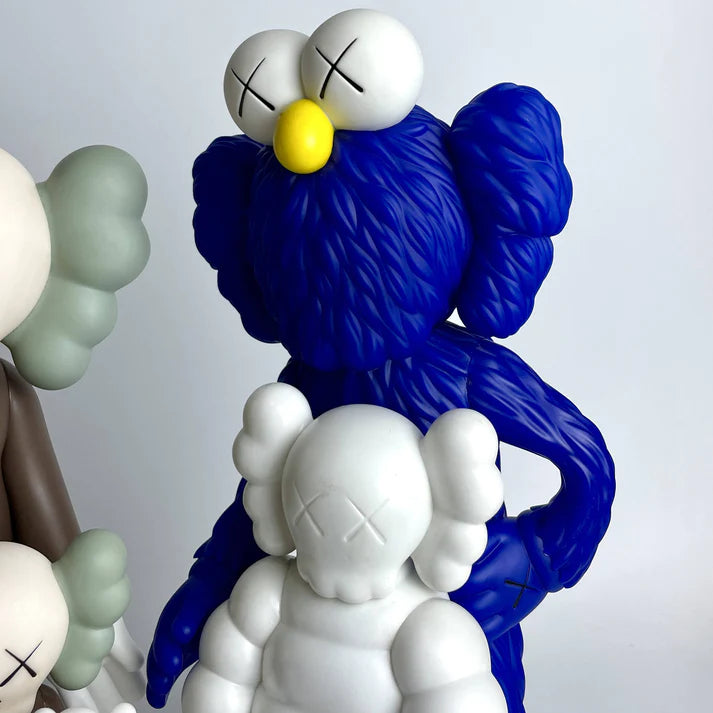 KAWS FAMILY SERIES REPLICAS