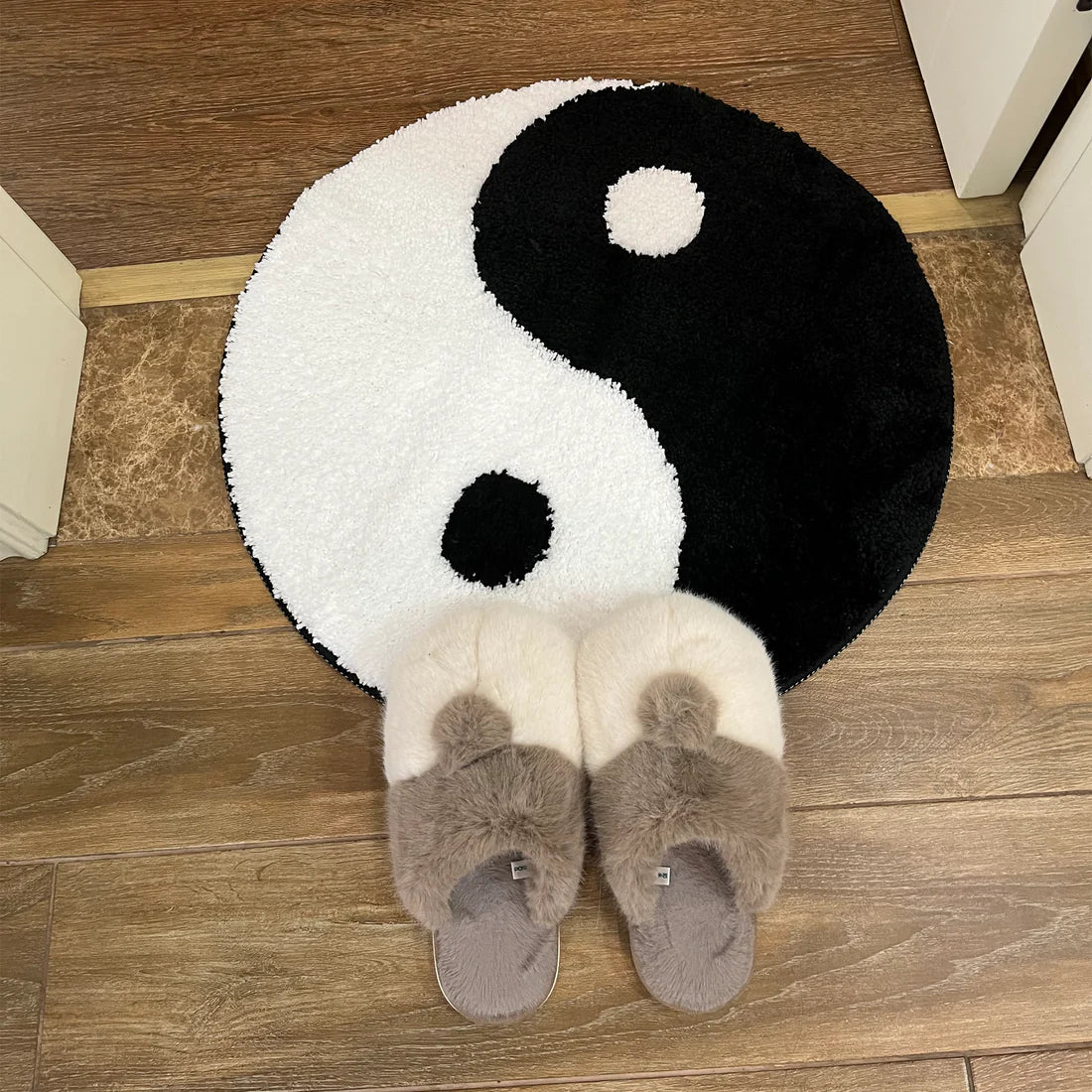 YIN & YANG SYMBOL RUG